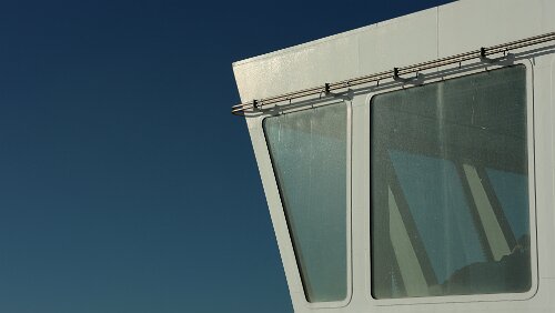 Auf See Könnte auch eine Aussichtsplattform auf einem hohen Gipfel sein.