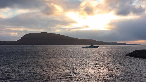 Tórshavn Die vorgelagert Insel Nólsoy.