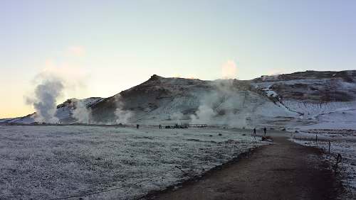 Námafjall, Hverir Bereits hier schlägt einem ein Duft entgegen, du ahnst es nicht.