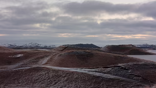 Mývatn Die typischen Krater an dieser Stelle des Mývatn.