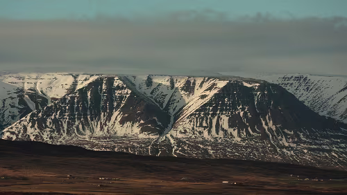Akureyri Die Berge erinnern an Svalbard.