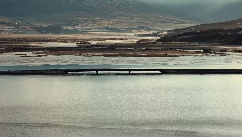 Akureyri Die Brücke führt nach Akureyri.