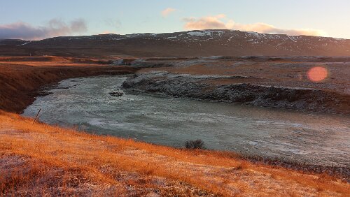 Varmahlíð – Reykjavík Der Fluss Blanda auf dem Weg ins Meer, in „ Blönduós “.