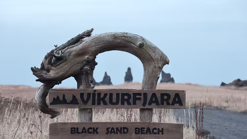 Vík í Mýrdal Sieht doch aus wie ein Drache, oder?