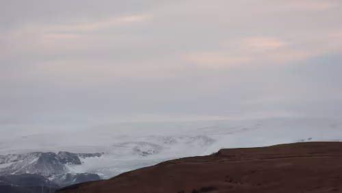 Vík í Mýrdal Das kann man vom Strand auch sehen, einen Gletscher.