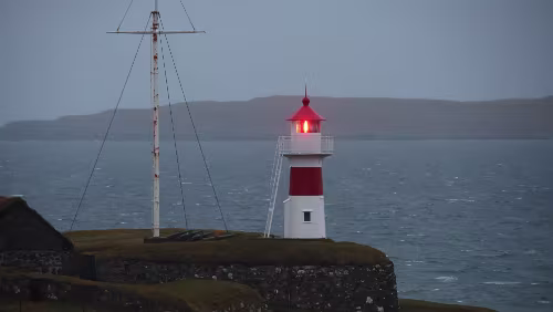 Tórshavn Der Leuchtturm auf Skansin.