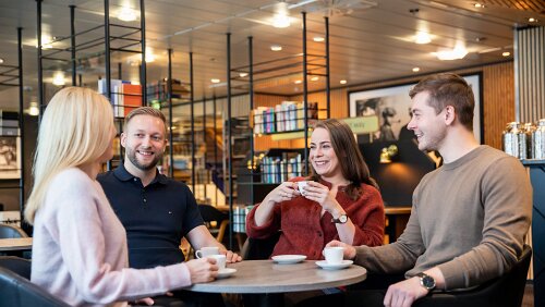 Undirhúsið Menschen