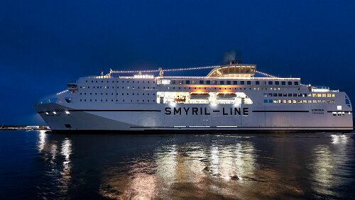 Das Schiff MS Norröna an Weihnachten / Tórshavn