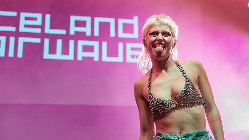 03.11.2022 amyl--the-sniffers--art-museum