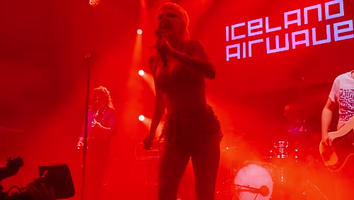 03.11.2022 amyl--the-sniffers--art-museum