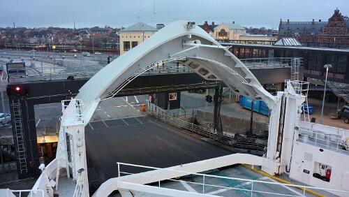 Helsingør – – Helsingborg – Sunne Die Fähre legt ab in Helsingør.