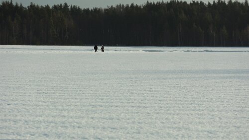 Sunne – Östersund In Mora, der „Siljan“ ist zugefroren.
