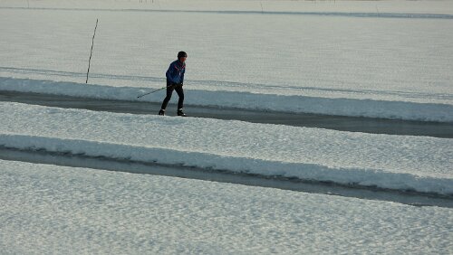 Sunne – Östersund In Mora, der „Siljan“ ist zugefroren.