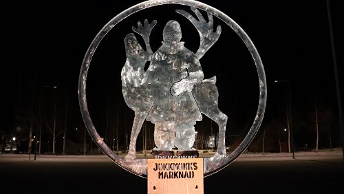 Östersund – Jokkmokk In Jokkmokk, dort findet bald der jährliche Markt statt.