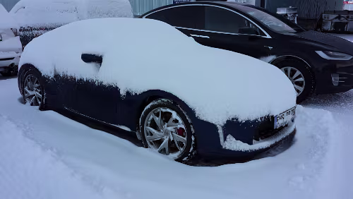 Longyearbyen – – – Tromsø Etwas eingeschneit