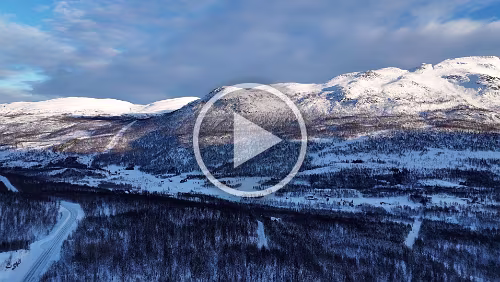 Tromsø – Skarberget – – Bognes – Bodø Am Abzweig der [E6] zum „ Polar Park “.