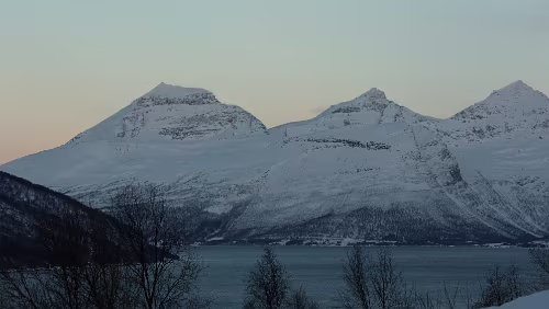 Tromsø – Skarberget – – Bognes – Bodø Am Rastplatz „ Aspenes “.