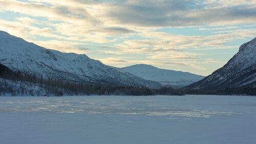Tromsø – Skarberget – – Bognes – Bodø Am „Barduelva“.