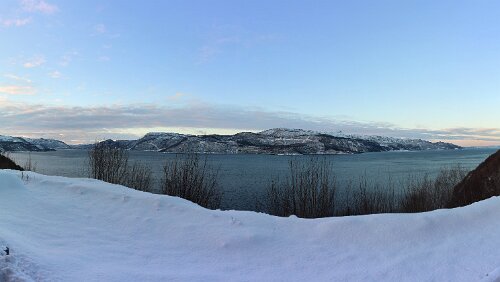 Bodø – Mosjøen Kurz hinter Fauske, bereits auf der [E6]. Panorama