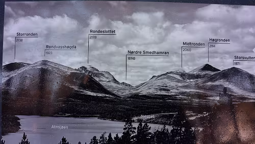 Trondheim – Lillehammer Am Aussichtspunkt Sohlbergplassen .