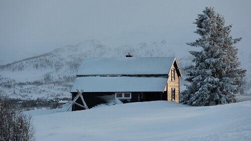 Lillehammer – Haukeli Eine Hütte direkt an der [9].