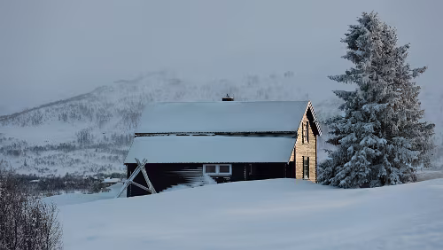 Lillehammer – Haukeli Eine Hütte direkt an der [9].