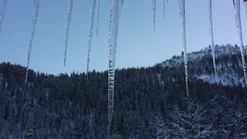 Lillehammer – Haukeli Eiszapfen am Hoteldach.