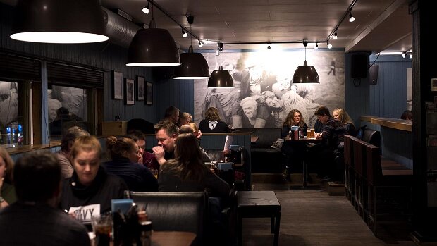 Svalbar Beim Stöbern bei der Svalbardposten bin ich über diesen Artikel (Svalbar åpnet etter oppussing) gestolpert. Etter to...