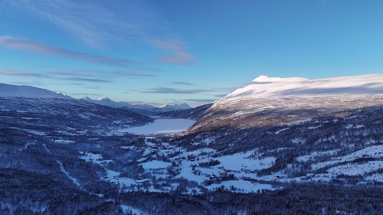 05.02.2024 Tromsø – Skarberget – – Bognes – Bodø Karte – Reiseroute Mo 05.02.2024 Tromsø – Skarberget – – Bognes – Bodø — 8 Std. 37 Min. (534 km) Unterkunft Unterkunft...