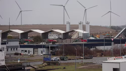 Hahnstätten – Puttgarden – – Rødby – Helsingør Die Bauarbeiten am Tunnel schreiten voran.