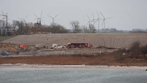 Hahnstätten – Puttgarden – – Rødby – Helsingør Die Bauarbeiten am Tunnel schreiten voran.
