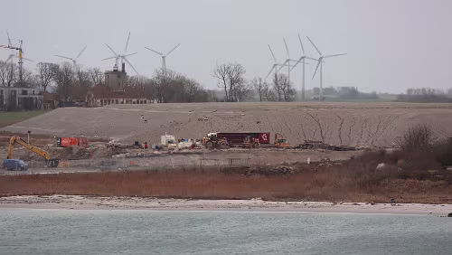Hahnstätten – Puttgarden – – Rødby – Helsingør Die Bauarbeiten am Tunnel schreiten voran.