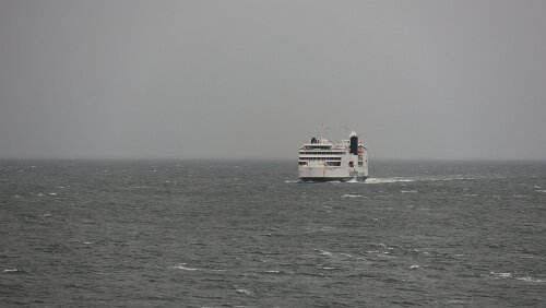 Hahnstätten – Puttgarden – – Rødby – Helsingør Eine andere Fähre kommt von Dänemark.