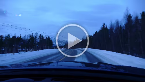 Vuollerim – Tromsø Ankunft auf Meereshöhe, es liegt immer noch Schnee auf der Straße bei -1° C.