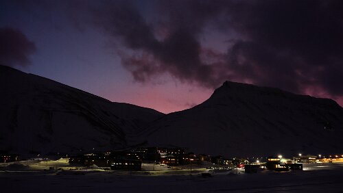 Rundgang in Longyearbyen Blick gen Osten.