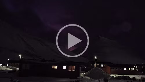 Rundgang in Longyearbyen Knapp 9 Uhr, es ist noch ziemlich düster.