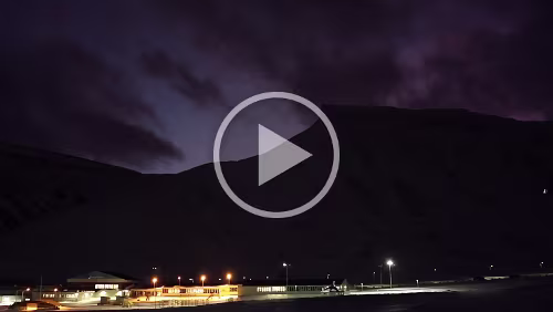 Rundgang in Longyearbyen Der Himmel gen Osten und Süden.