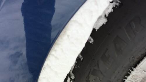 Bodø – Saltfjellet – Mosjøen Es hängt mal wieder ordentlich viel Schnee in den Radkästen fest.