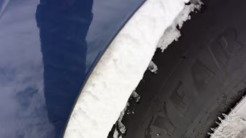 Bodø – Saltfjellet – Mosjøen Es hängt mal wieder ordentlich viel Schnee in den Radkästen fest.