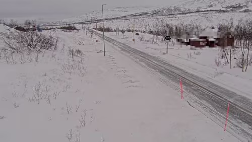 Bodø – Saltfjellet – Mosjøen Diese Mal ist meine Kiste unverpixelt. Und ich bin sogar auch zu sehen, ich stehe nur wenige Punkte links von meinem Auto und fertige die Panormaaufnahme an....