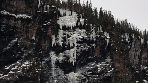 Mosjøen – Trondheim Am „Namsentunet“.