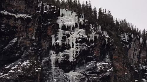 Mosjøen – Trondheim Am „Namsentunet“.