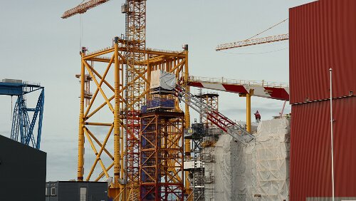 Mosjøen – Trondheim Im Industriehafen von Verdalsøra.