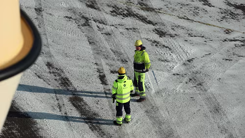 Dagali – Larvik – – Hirtshals – Aarhus Hafenarbeiter in Larvik.