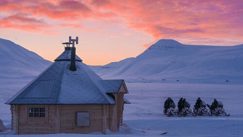 Electric Snowmobile Safari to Advent Lodge Electric Snowmobile Safari to Advent Lodge