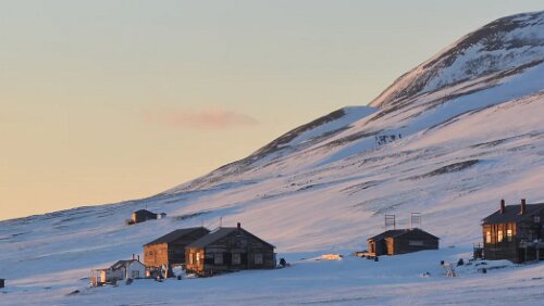 Hiorthhamn - Dark Season: Hike to Frozen Fjord Hiorthhamn - Dark Season: Hike to Frozen Fjord