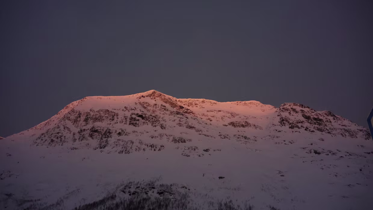 04.02.2025 Tromsø – Skarberget – – Bognes – Bodø Karte – Reiseroute Di 04.02.2025 Tromsø – Skarberget – – Bognes – Bodø — 8 Std. 37 Min. (534 km) Unterkunft Unterkunft...