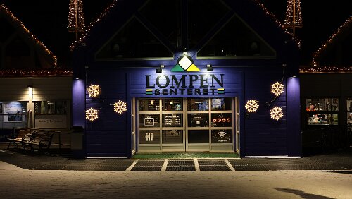 Longyearbyen Der Haupteingang zum „Lompensenteret“.