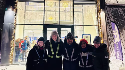 Longyearbyen The folks from the „Panorama Lodge“. H., Markus, A., S., T. (© H.)