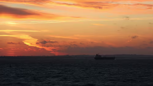 Helsingør – – Helsingborg – Sunne Ein schöner Sonnenaufgang bahnt sich auf schwedischer Seite an.